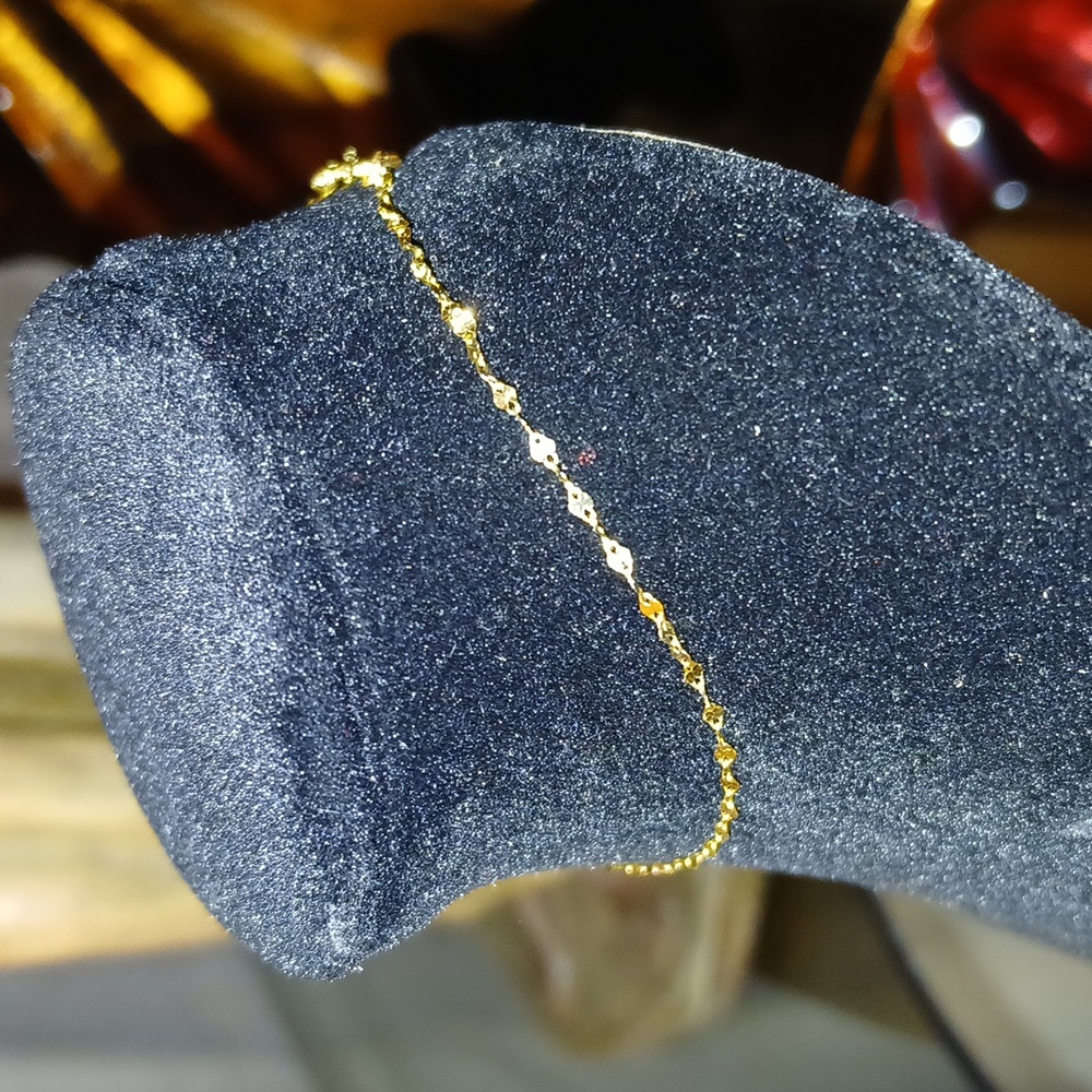 10kt Real Yellow Gold Mirror accent bracelet - Picture 8 of 11